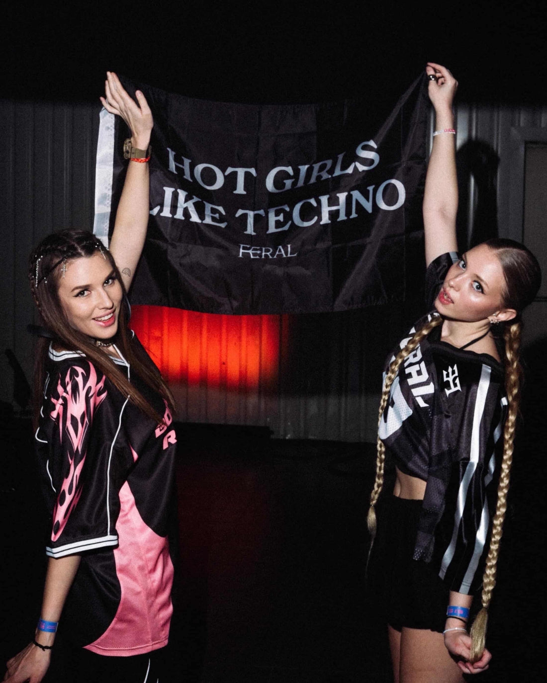 HOT GIRLS LIKE TECHNO FLAG