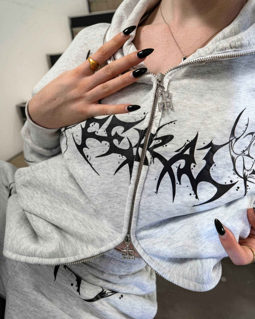 ROGUE ZIP HOODIE GREY