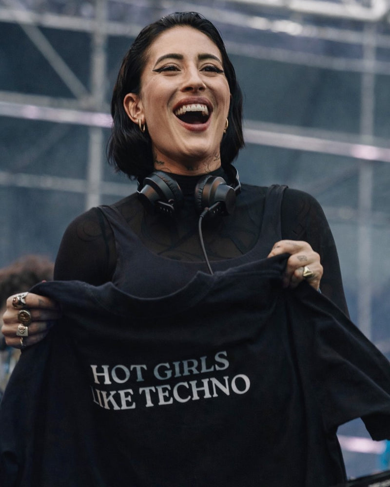 HOT GIRLS LIKE TECHNO