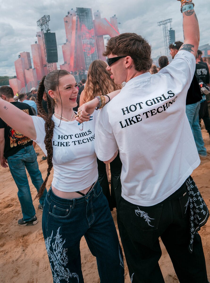 HOT GIRLS LIKE TECHNO WHITE